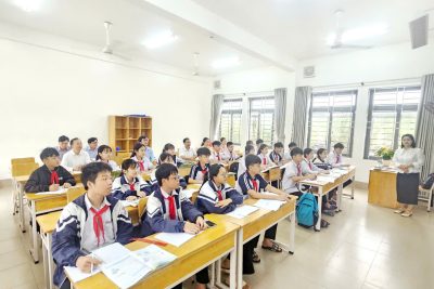 TRƯỜNG THCS VĂN LÝ TỔ CHỨC HỘI THẢO CHUYÊN ĐỀ VỀ ĐỔI MỚI HÌNH THỨC TỔ CHỨC, PHƯƠNG PHÁP DẠY HỌC VÀ KIỂM TRA ĐÁNH GIÁ MÔN TOÁN.