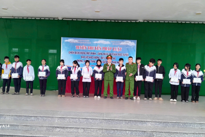 Tuyên truyền kiến thức pháp luật cho học sinh