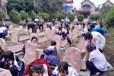 HÀNH TRÌNH TRI ÂN: TUỔI TRẺ TRƯỜNG THCS VĂN LÝ HƯỚNG VỀ CÁC ANH HÙNG LIỆT SĨ
